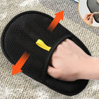 Gant anti-poils double face, main glissée dans la poche